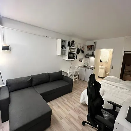 Comfort Cozy Near Airport Apartament *