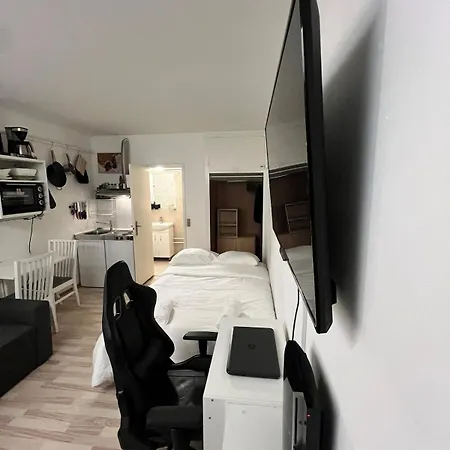 Comfort Cozy Near Airport Apartament *
