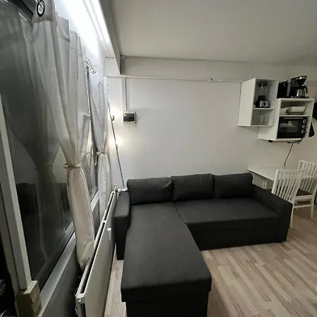 Comfort Cozy Near Airport *