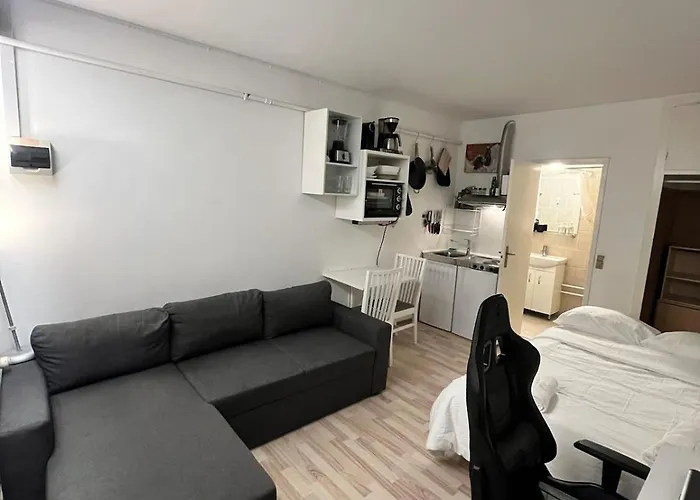 Comfort Cozy Near Airport Lägenhet *